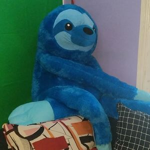 Oversized sloth 🧸